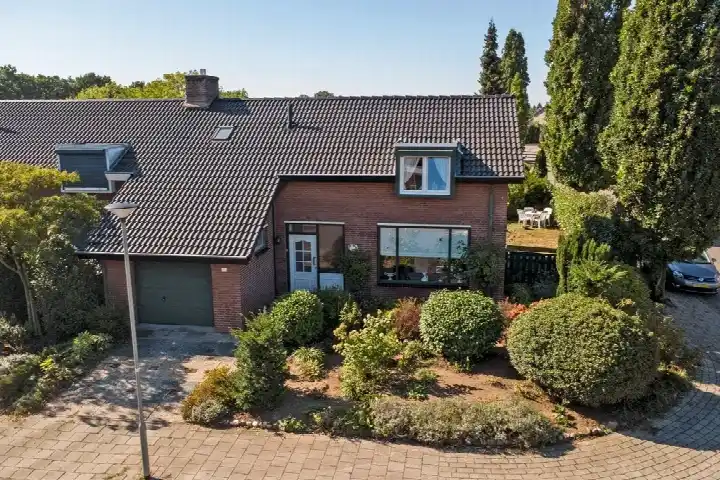 Corner house for sale: Haakeskamp 2, Linne Linne