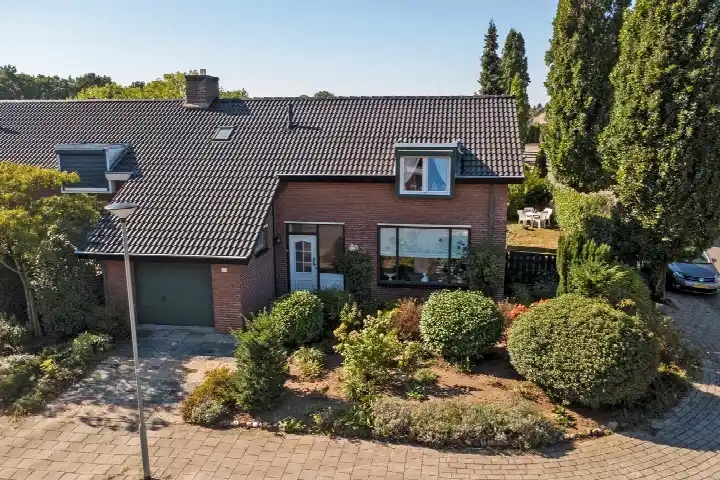 Corner house for sale: Haakeskamp 2, Linne Linne