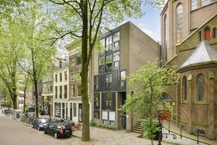 Studio te koop: Haarlemmer Houttuinen 45H, Haarlemmerbuurt-Oost Amsterdam