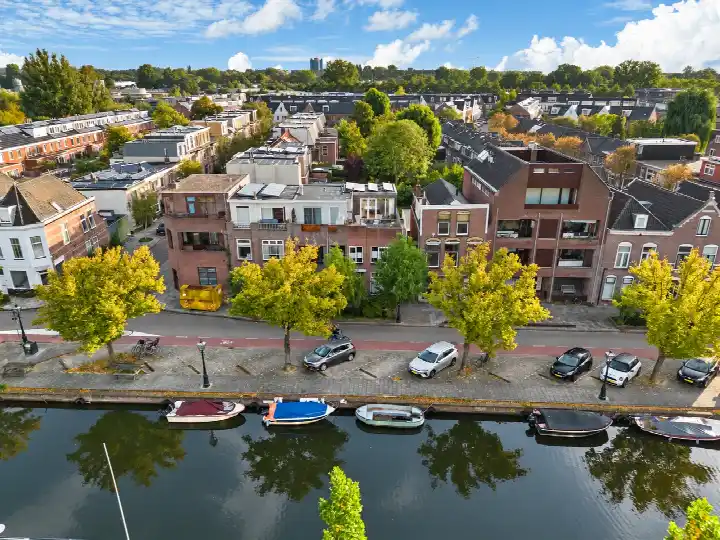 Corner house for sale: Haarlemmerweg 57A, Groenoord Leiden