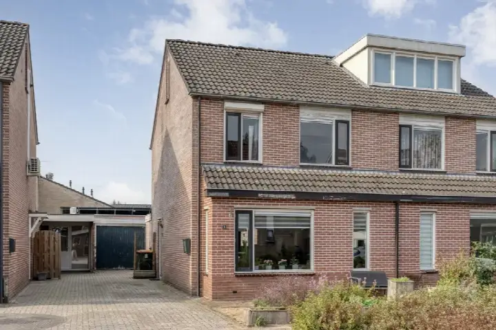Twee-onder-één-kap te koop: Haarspit 5, Vriezenveen-Midden Vriezenveen