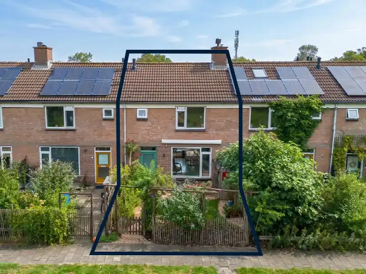 Tussenwoning te koop: Hagedoornweg 14, Schoorl met Bregtdorp Schoorl
