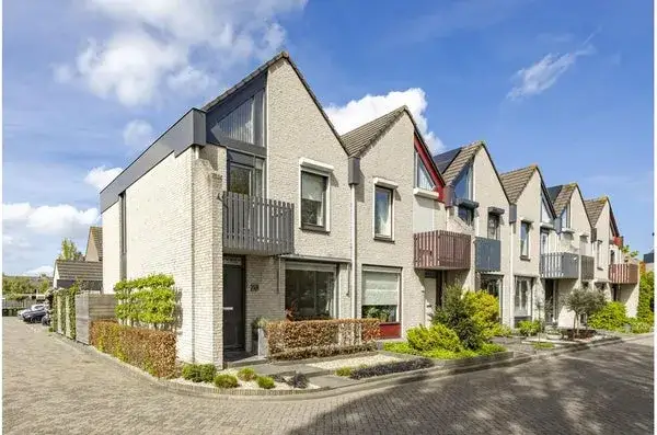 Corner house for sale: Hallehuis 20, Giessendam-West Hardinxveld-Giessendam