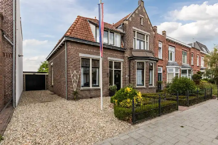 Corner house for sale: Halsterseweg 270, Tuinwijk Bergen Op Zoom