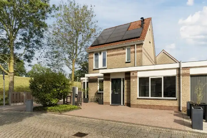 Corner house for sale: Halve Maan 9, Wijdschild Gorinchem