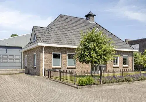 Detached house for sale: Handelsstraat 3, Verspreide huizen Geesbrug Geesbrug