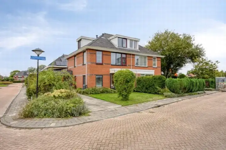Twee-onder-één-kap te koop: Handelsterrein 32, Oude-Tonge prinsessenbuurt handelskade Oude-Tonge
