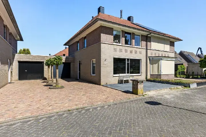 Tussenwoning te koop: Hanebalken 132, De Trisken rondom Drachten