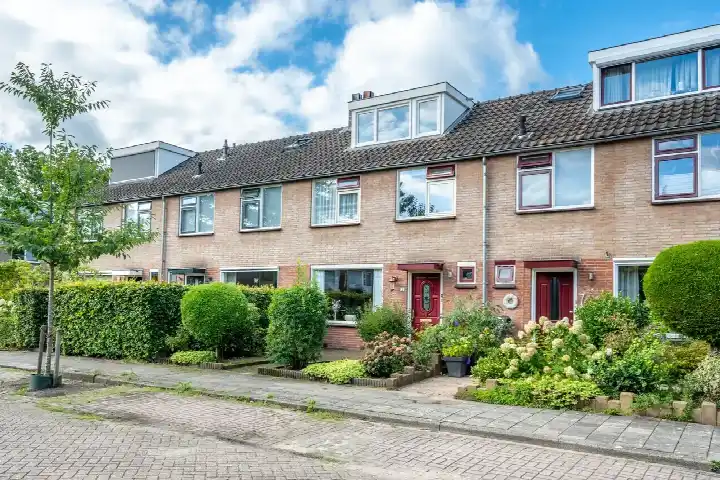 Tussenwoning te koop: Hannie Schaftlaan 5, Dijnselburg Zeist