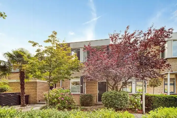 Terraced house for sale: Hargplein 66, Zwaluwbuurt Schiedam
