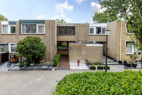 Terraced house for sale: Hargplein 84, Zwaluwbuurt Schiedam