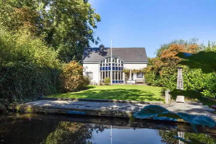 Vrijstaande woning te koop: Harinxmastrjitte 34, Heeg Heeg