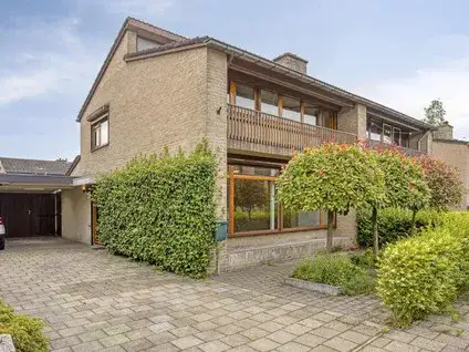Twee-onder-één-kap te koop: Harmoniumlaan 7, Bitswijk Uden