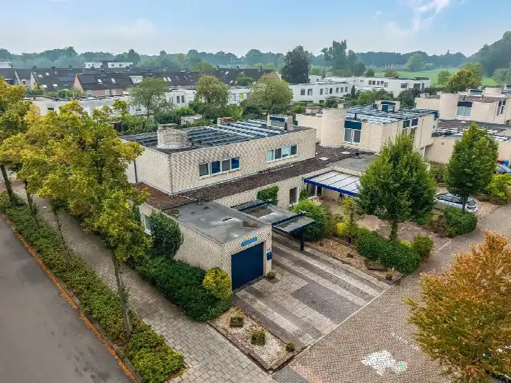 Hoekwoning te koop: Hartog Stibbestraat 1, Schellerbroek Zwolle