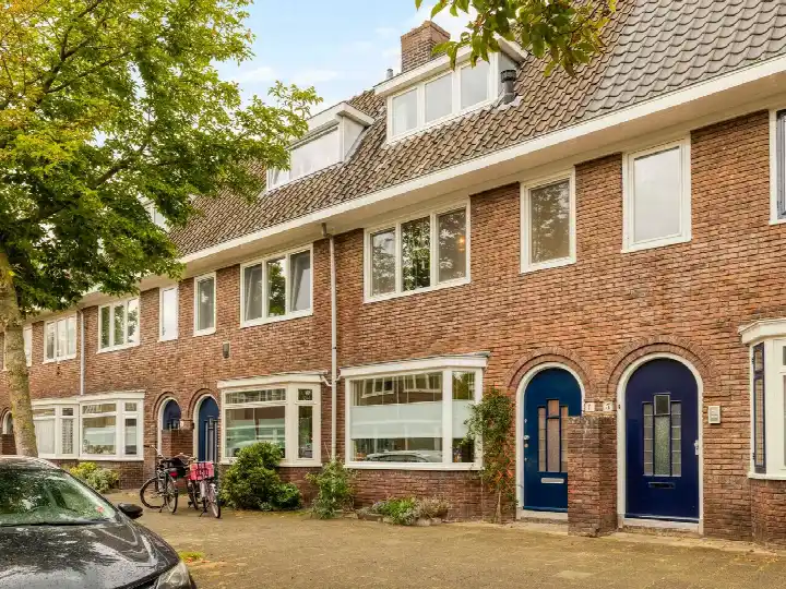 Tussenwoning te koop: Hasebroekstraat 7, Nieuw Engeland, Th. a. Kempisplantsoen en omgeving Utrecht
