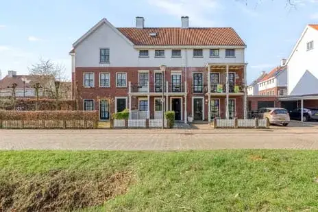 Tussenwoning te koop: Hasselbeemden 12, Brand Helmond