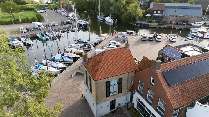 Corner house for sale: Haven 4, Stad aan 't Haringvliet woonkern Stad Aan 'T Haringvliet