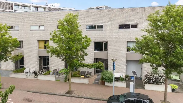 Terraced house for sale: Havenweg 22, De Haven Apeldoorn
