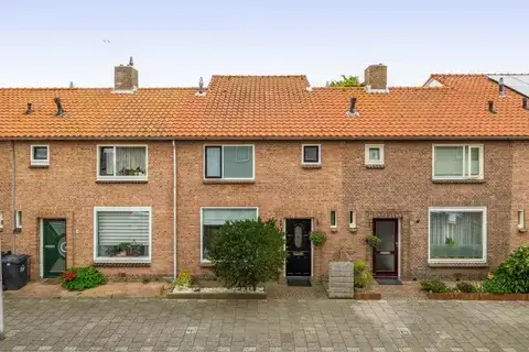 Terraced house for sale: Hazelaarstraat 23, Kleine Geest en Molenwijk Monster