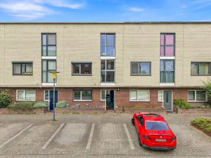 Terraced house for rent: Hazerswoudestraat 47, Zuid-Hollandbuurt-Noordwest Zoetermeer