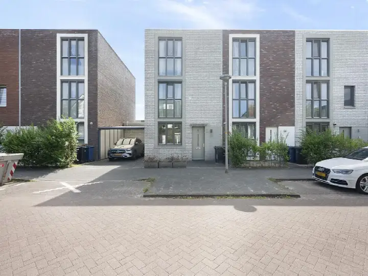Tussenwoning te koop: Hebatstraat 24, Homeruskwartier Oost Almere