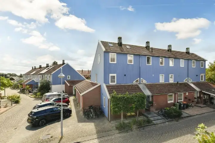 Corner house for sale: Heems Weer 16, Broek in Waterland Broek In Waterland