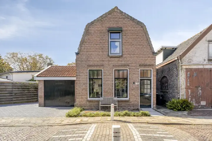 Detached house for sale: Heernisseweg 107, Goes-Oost Goes