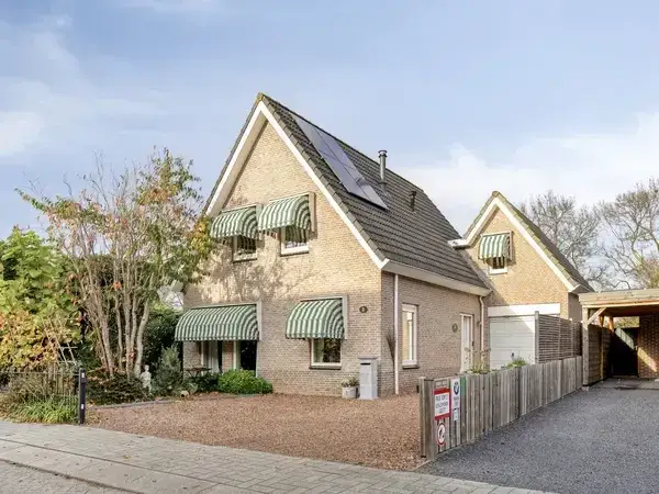 Vrijstaande woning te koop: Heersdijk 97, Hoogvliet Noord Hoogvliet Rotterdam