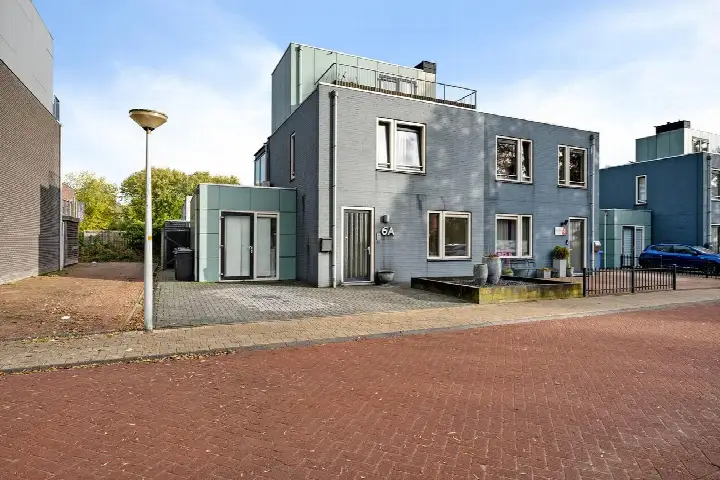 Twee-onder-één-kap te koop: Heideanjer 6A, De Wiken oost Drachten