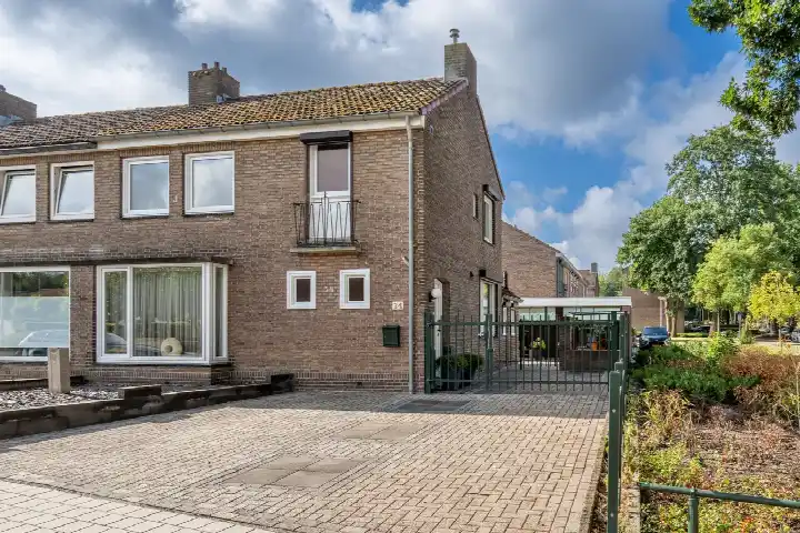 Twee-onder-één-kap te koop: Heideveldweg 34, Heksenberg Heerlen