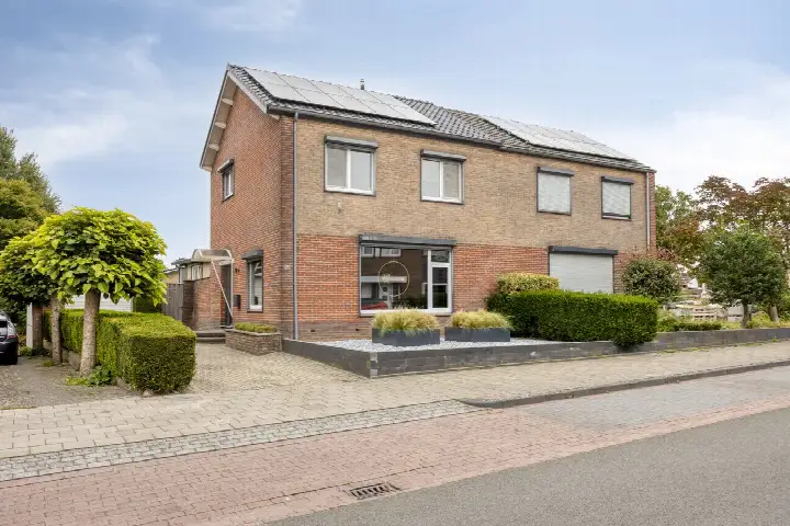 Twee-onder-één-kap te koop: Heigank 25, Oud Nieuwenhagen Landgraaf