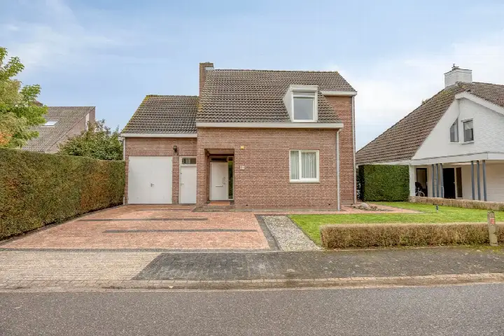 Detached house for sale: Heiligenbergstraat 10, Bunde Bunde