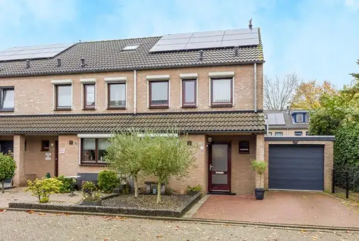 Corner house for sale: Heinsbergstraat 9, Zuid Gennep