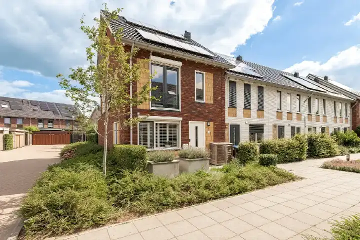Corner house for sale: Heivlinderlaan 14, Parijsch Vlinderbuurt Culemborg