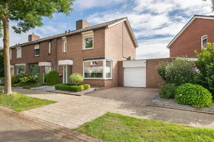 Terraced house for sale: Hekerbeek 26, Oud-Geleen en Haesselderveld Geleen