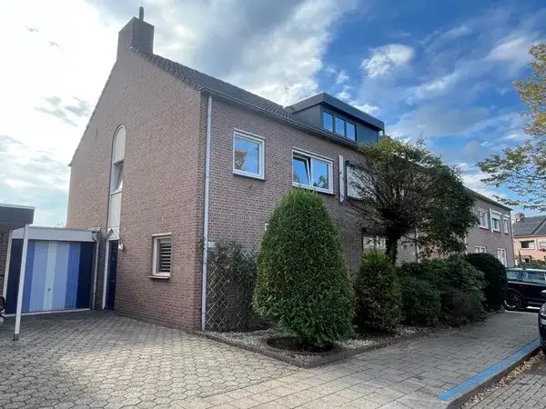 Tussenwoning te koop: Helbeek 152, Craneveld Venlo