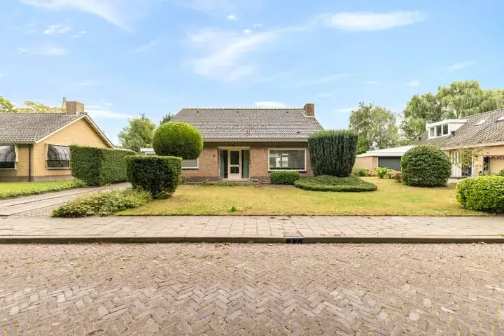 Detached house for sale: Helfrichlaan 11, Wieringerwerf Centrum Wieringerwerf