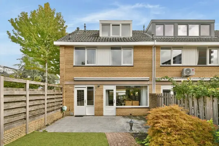 Hoekwoning te koop: Helikon 1, In de Wolkenbuurt Amstelveen