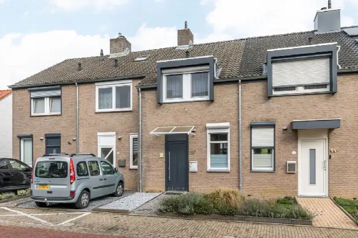 Tussenwoning te koop: Hellebroek 59B, Nuth Nuth