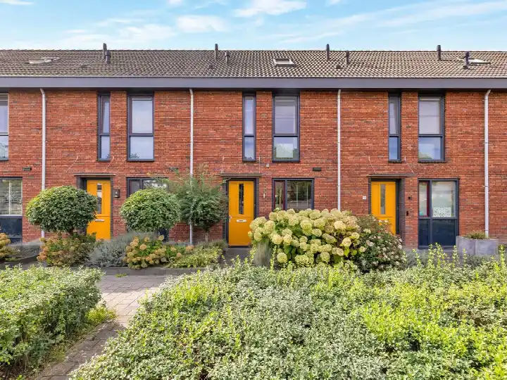 Tussenwoning te koop: Helleneind 48, Bladel Gozelinusbocht Bladel