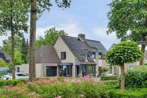 Tussenwoning te koop: Helmkruid 2, Bladel Gozelinusbocht Bladel