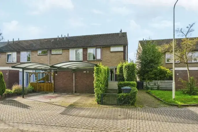 Corner house for sale: Helmondstraat 49, De Laar-West Arnhem