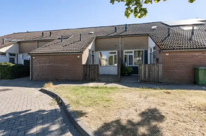 Terraced house for sale: Helmondstraat 73, De Laar-West Arnhem
