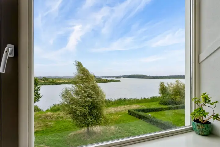 Tussenwoning te koop: Helmstok 35, Noorderplassen W.-Zuid Almere