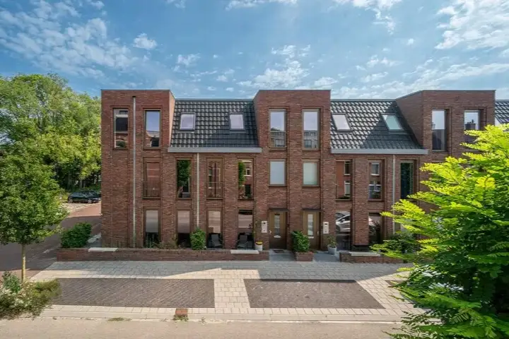Tussenwoning te koop: Helper Westsingel 81, Helpman Groningen
