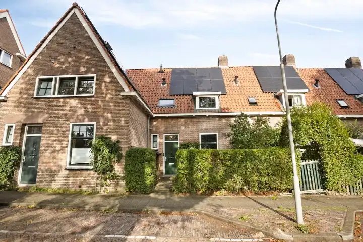 Terraced house for sale: Hemonylaan 15, Klarendal-Noord Arnhem