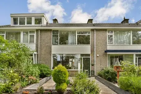 Terraced house for sale: Hendrik Casimirstraat 150, Statenbuurt Vlaardingen