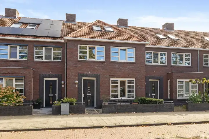 Terraced house for sale: Hendrik de Keyzerlaan 5, Barrier Eindhoven