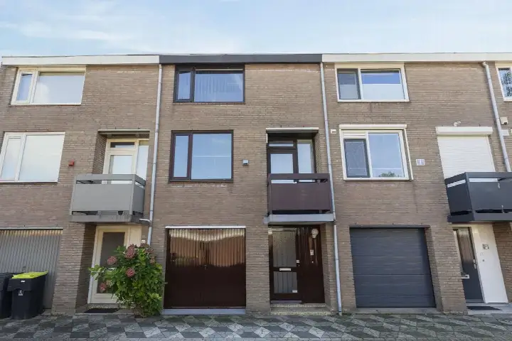 Terraced house for sale: Hendrik Hamerstraat 67, 's-Gravendeel Woonkern 'S-Gravendeel