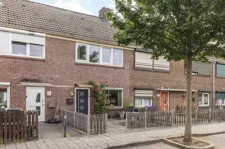 Tussenwoning te huur: Hendrik van Veldekestraat 93, Dr. Schaepmanplein en omgeving Heerlen